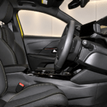 Peugeot 208 · Sedili anteriori