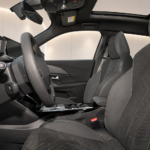 Peugeot 2008 · Sedili anteriori
